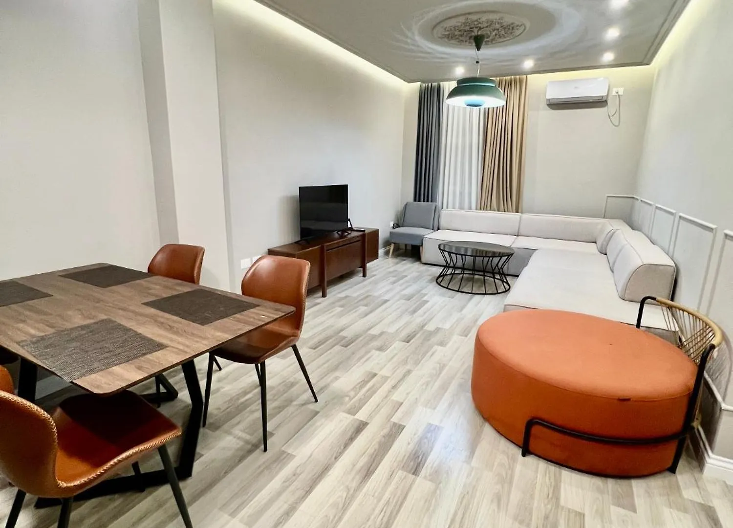 Spiranca Luxury Suites Tiran 0*,